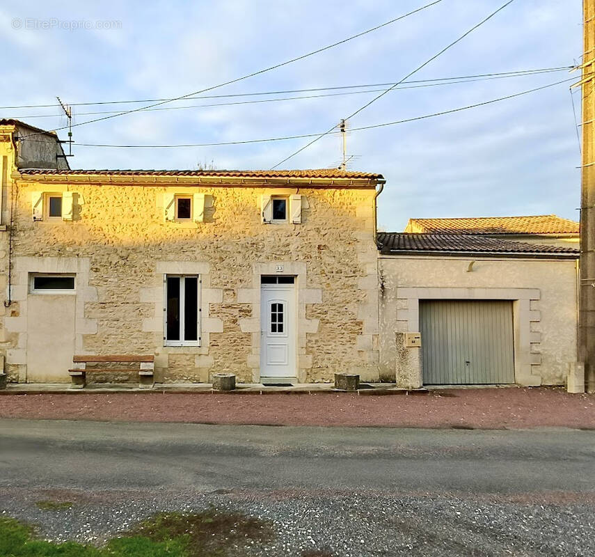 Maison à SAINT-CIERS-SUR-GIRONDE