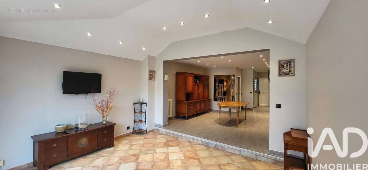 Photo 2 - Maison à RUEIL-MALMAISON