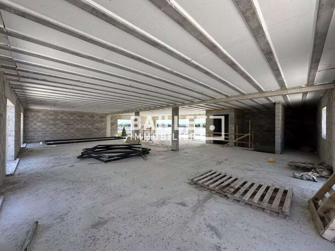Vend à fréjus un immeuble neuf à usage de commerces et bureaux - photo 10