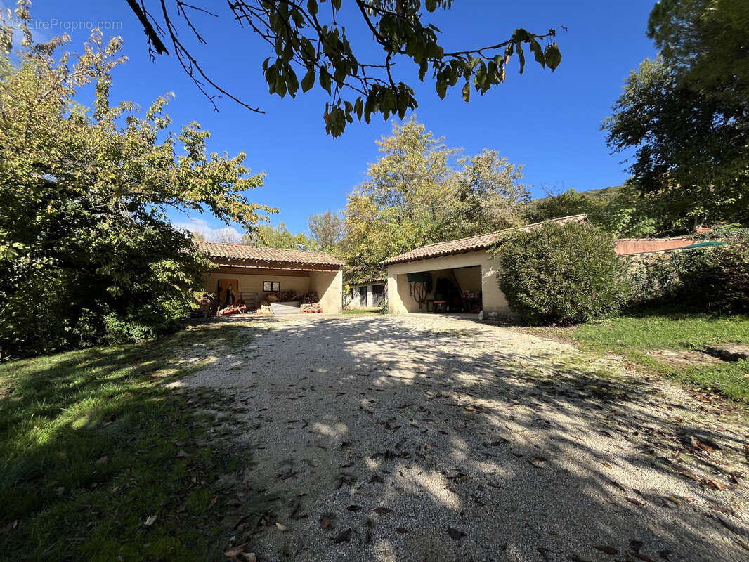 Maison à SAINT-GEORGES-LES-BAINS