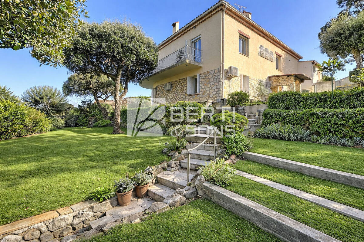 Maison à MANDELIEU-LA-NAPOULE