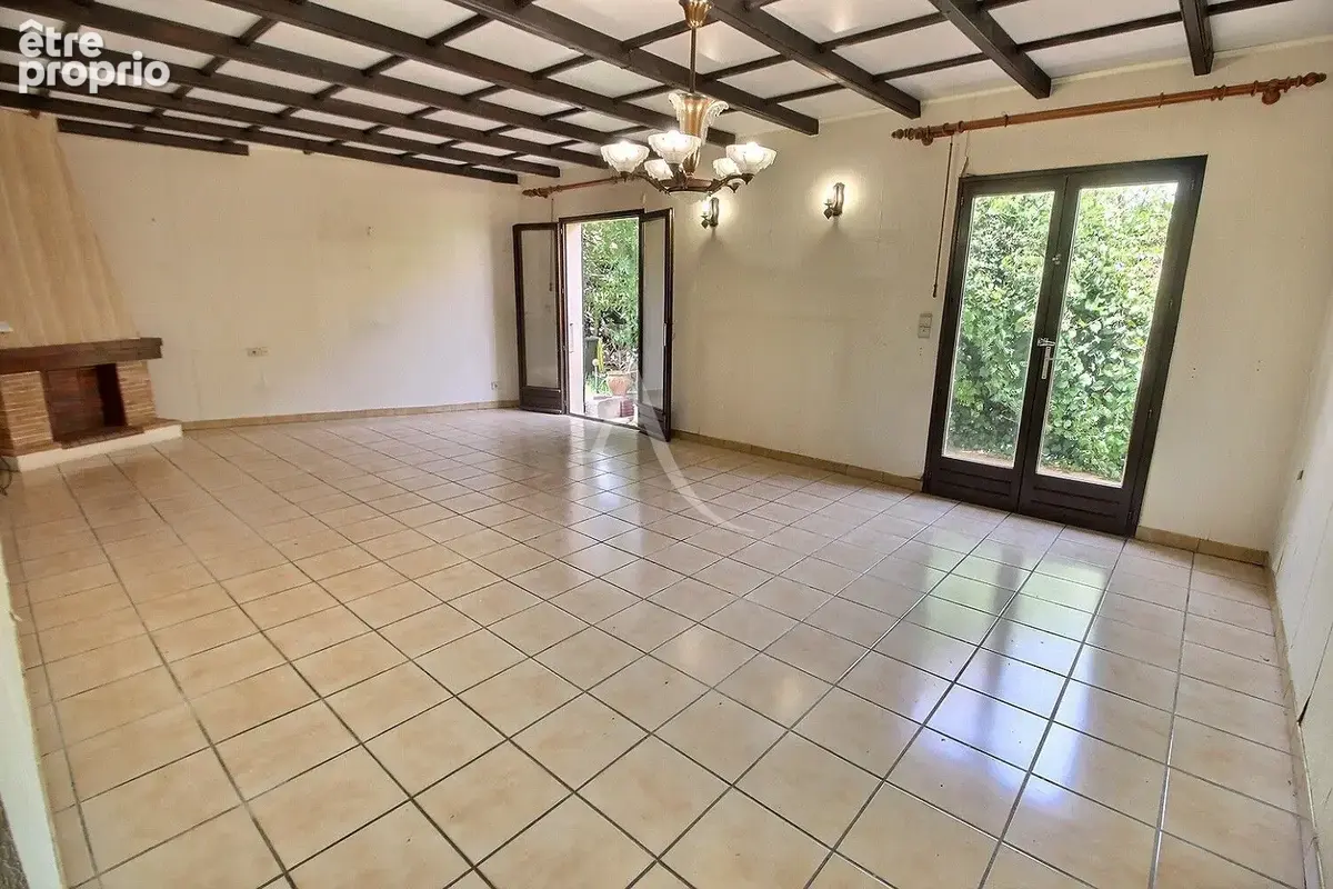 Maison familiale à fort potentiel développant 142 m²  avec 5 chambres sur terrain 3 faces au calme - photo 2