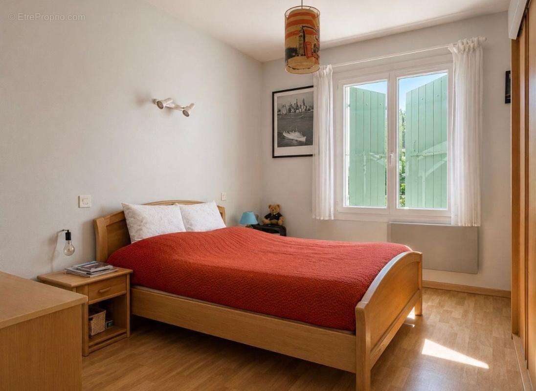 Maison 3 chambres avec jardin et garage, proche centre-ville - photo 9