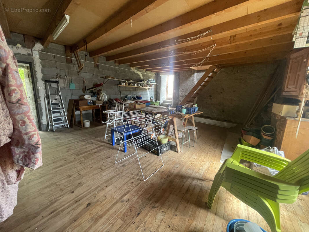 Appartement à ROCHEFORT-MONTAGNE