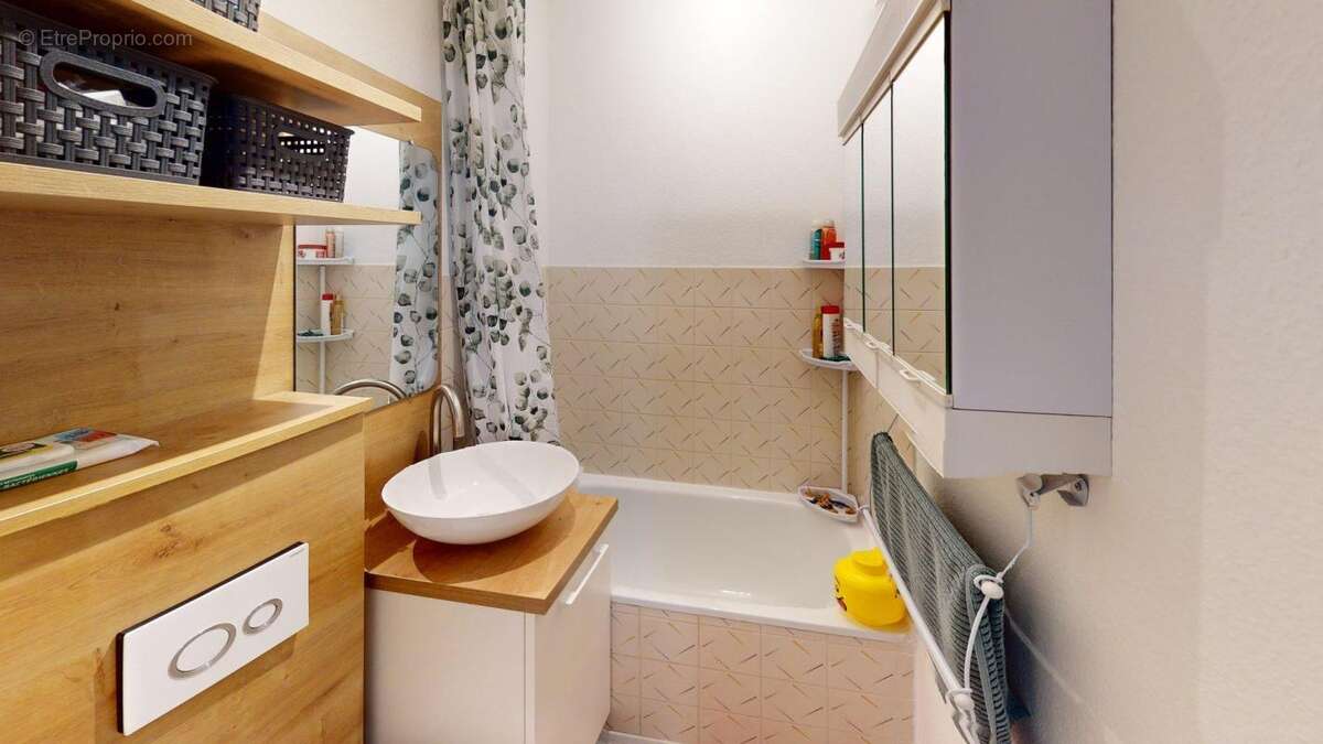  Appartement Studio cabine rénové avec balcon parking et cellier– Bagnères-de-Luchon - photo 4