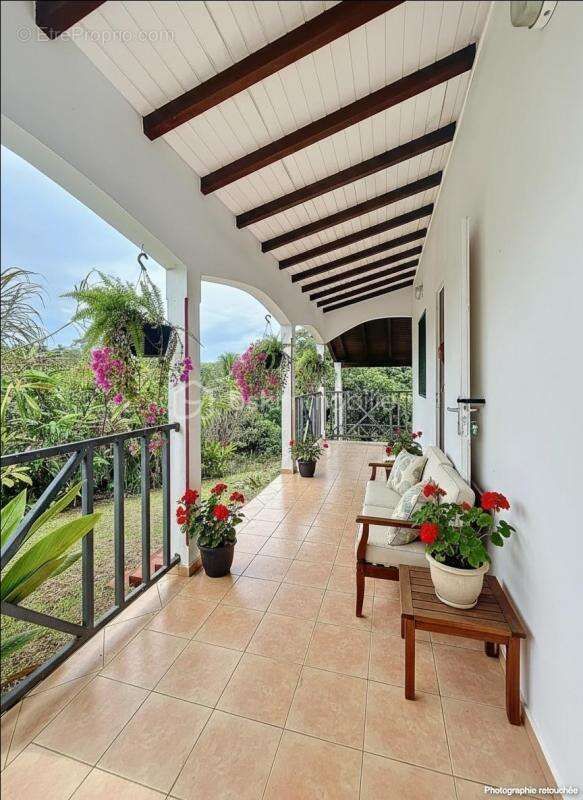 Maison à PETIT-BOURG