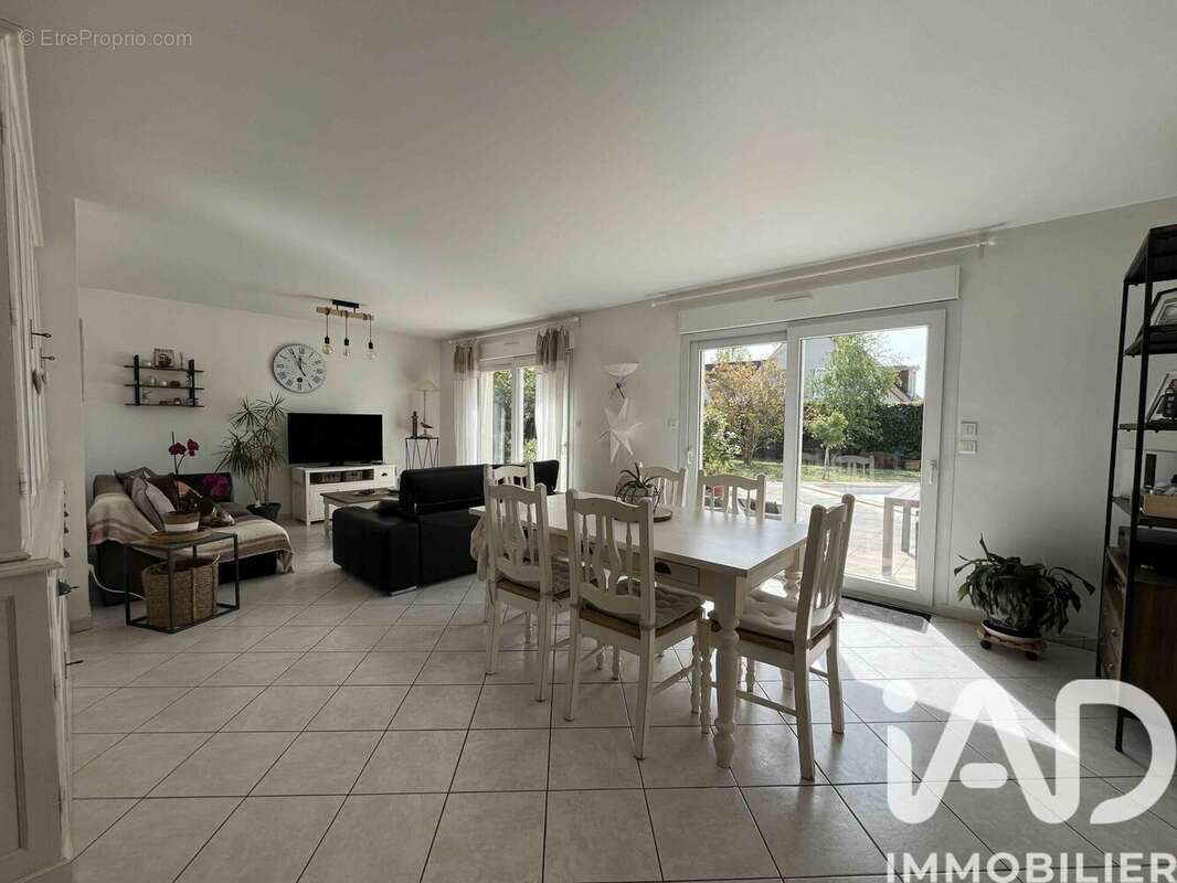 Photo 2 - Maison à BALLAN-MIRE