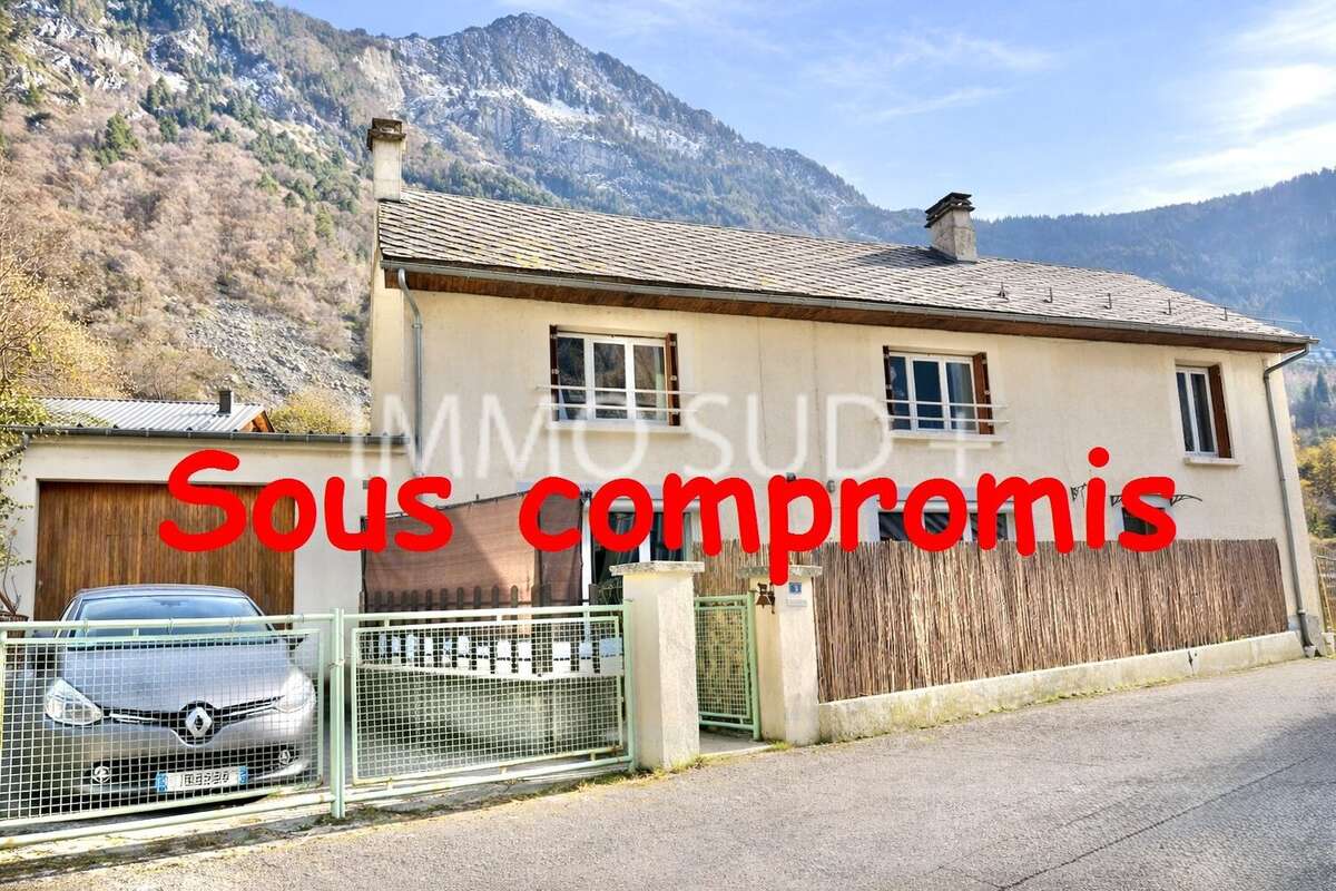Maison à LIVET-ET-GAVET