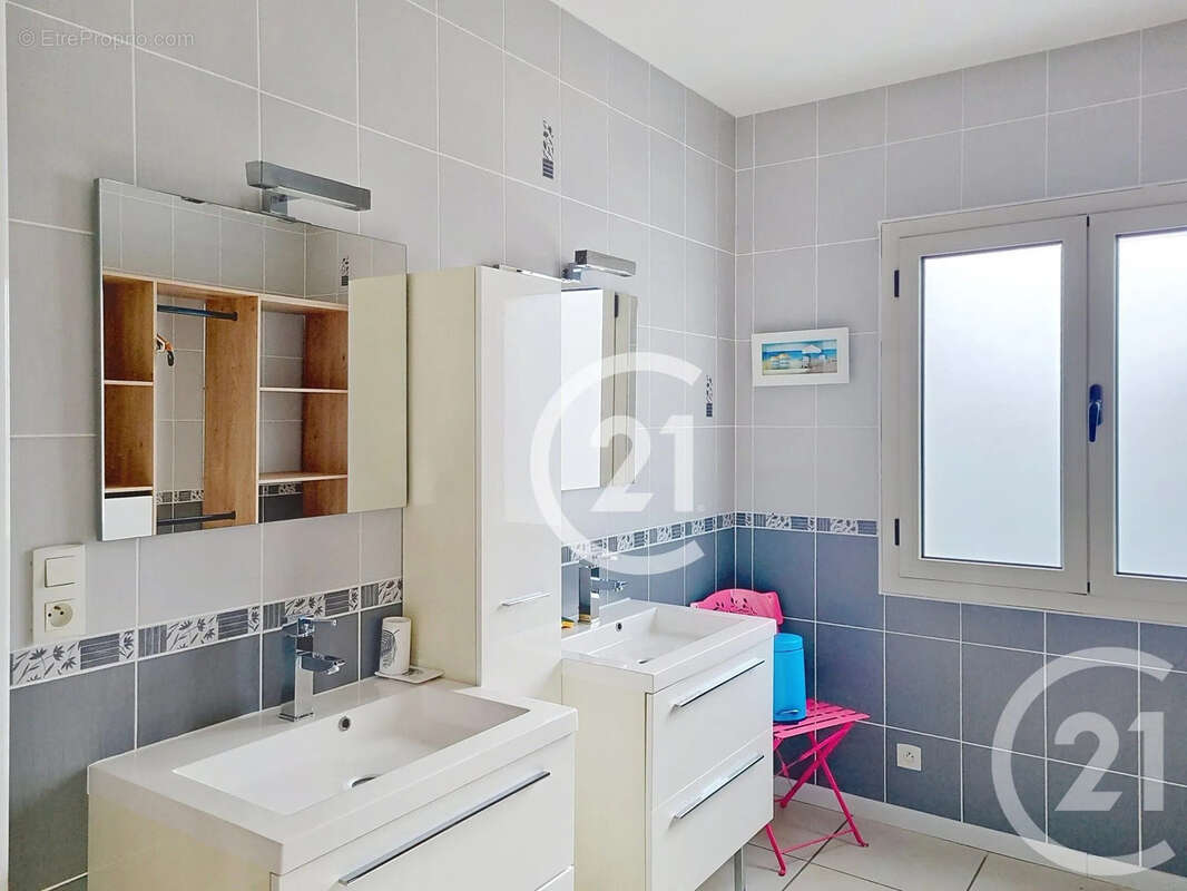 Maison à SAINT-CYPRIEN