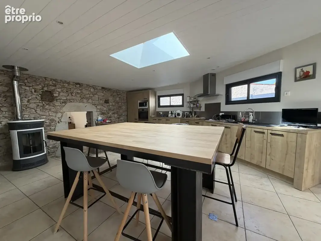 AIZENAY, maison en pierres de 158 m2 sur 422 m2 de terrain - photo 8