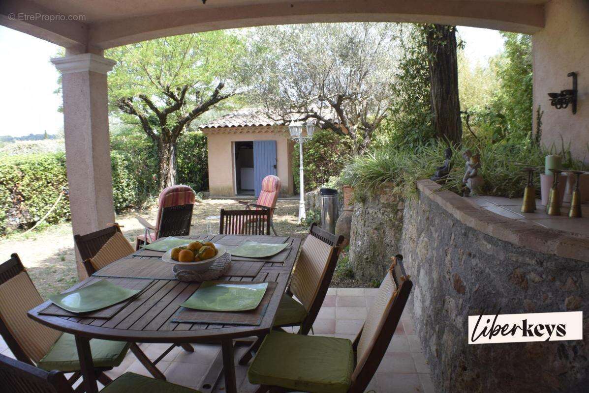À vendre – Élégante propriété avec piscine et oliveraie à deux pas du magnifique village de Cotignac - photo 6