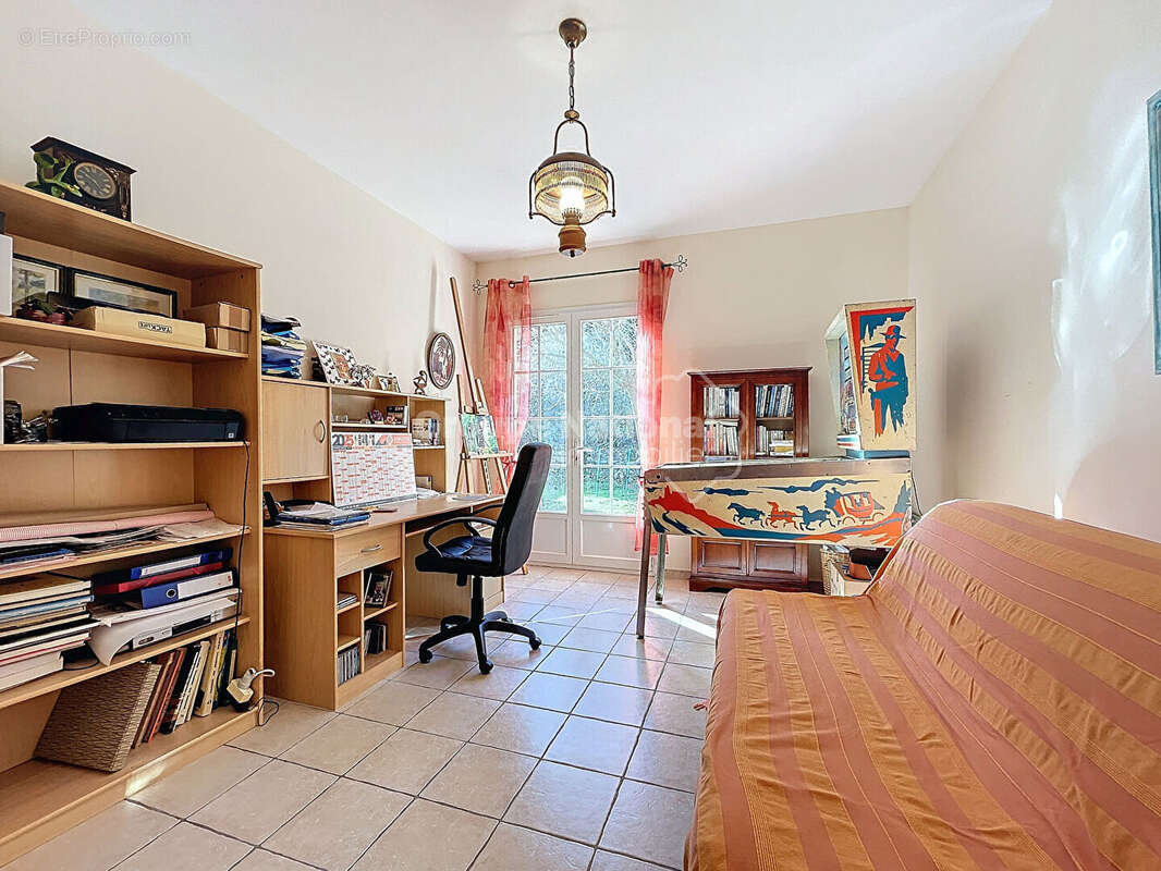 Maison à SAINT-RESTITUT