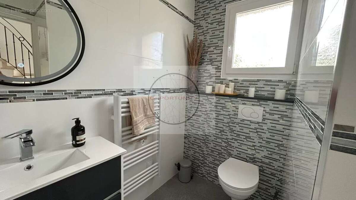 Maison à CHENNEVIERES-SUR-MARNE