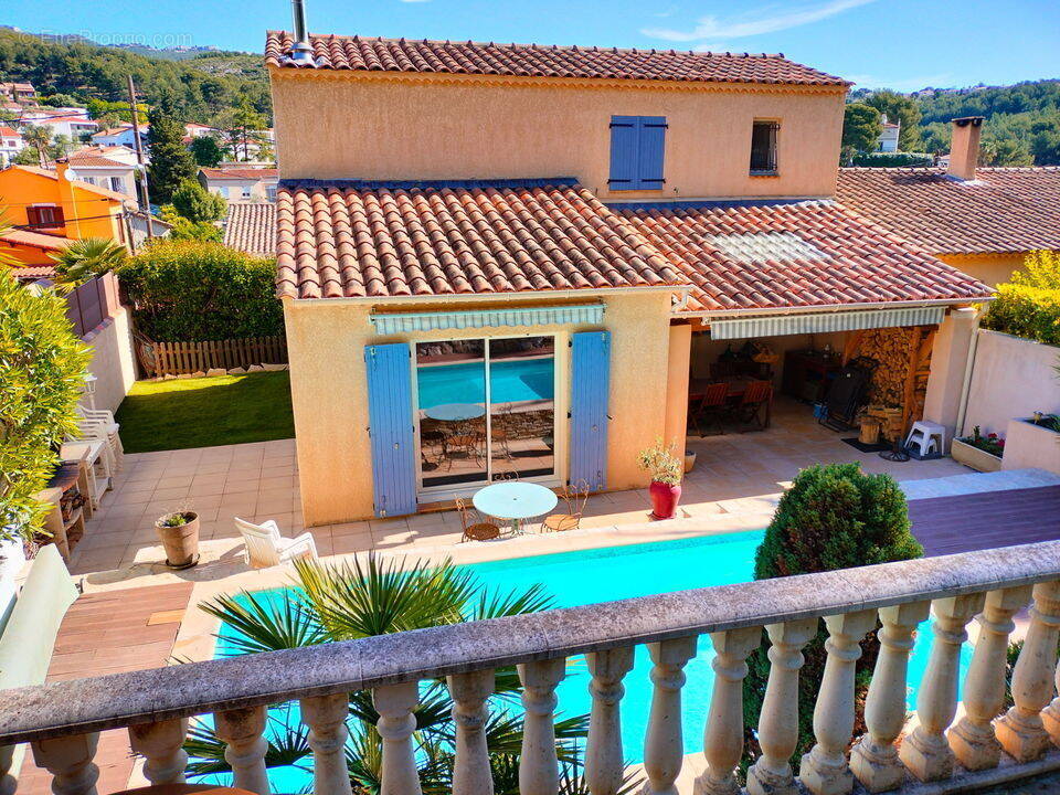 MAISON - MOURETS - CHATEAU GOMBERT - T4 - PISCINE - Maison à MARSEILLE-13E