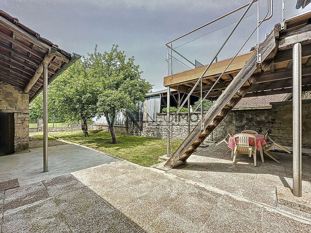 Maison à NEUFCHATEAU