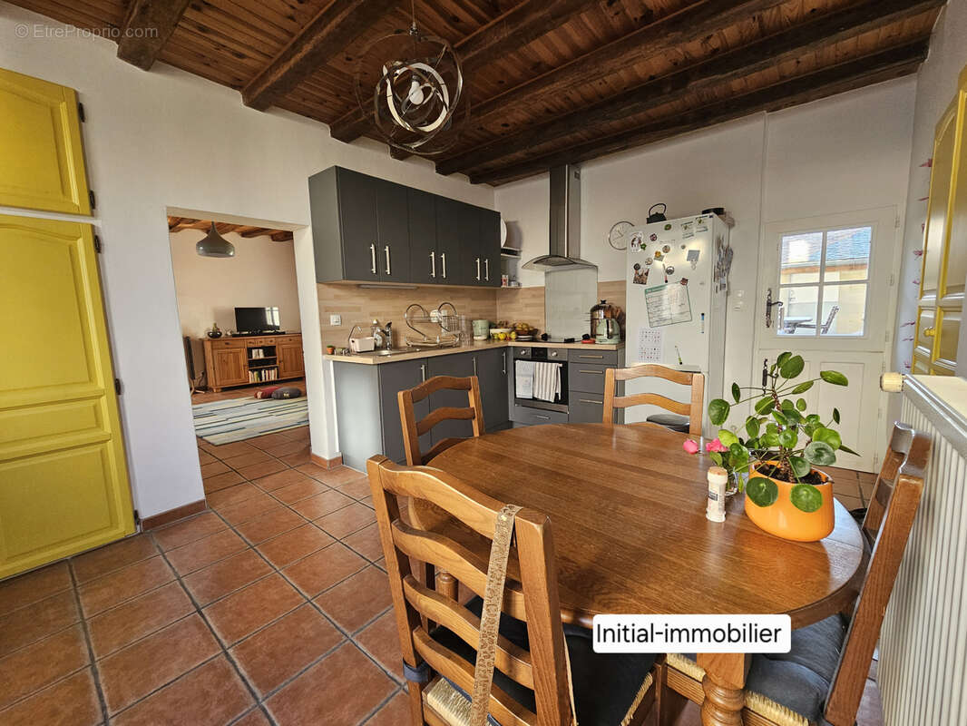 Maison à BEAUMONT-LA-RONCE