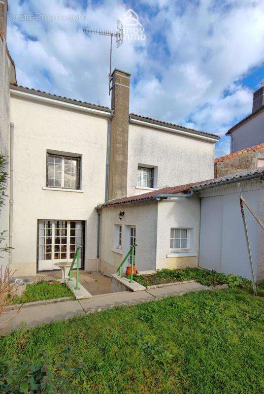 Maison de bourg très bien entretenue - photo 2