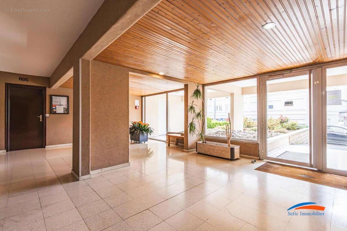   - Appartement à REIMS