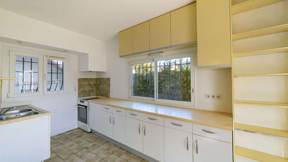 Villa 5 pièce(s) 141.67 m2 secteur Bouches du Loup à Villeneuve Loubet - photo 16