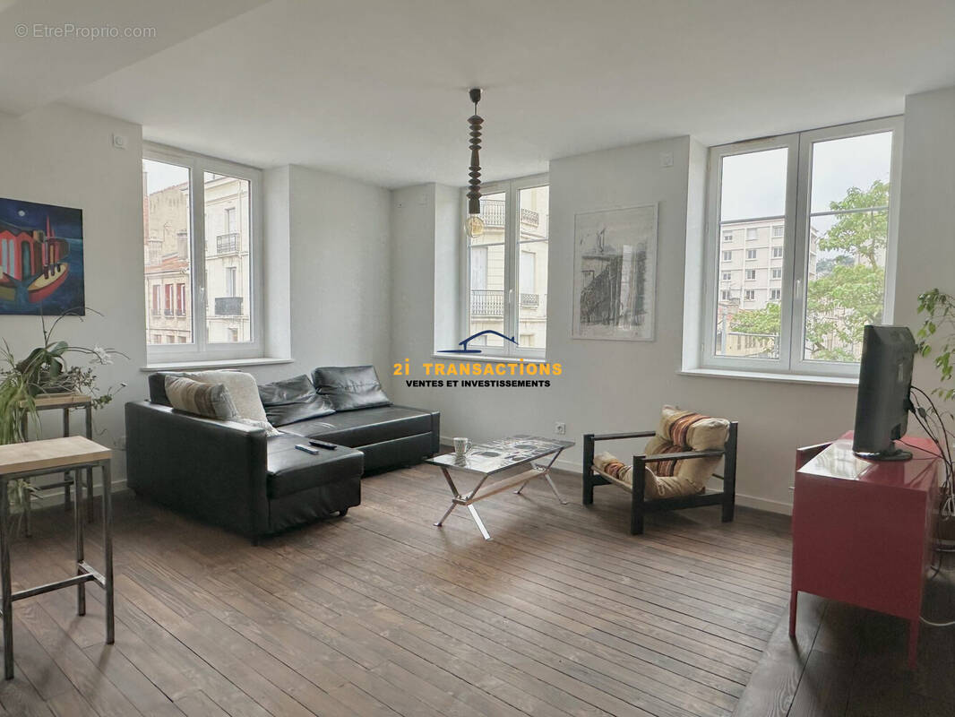 Appartement 80 m² à Saint-Etienne  - photo 4