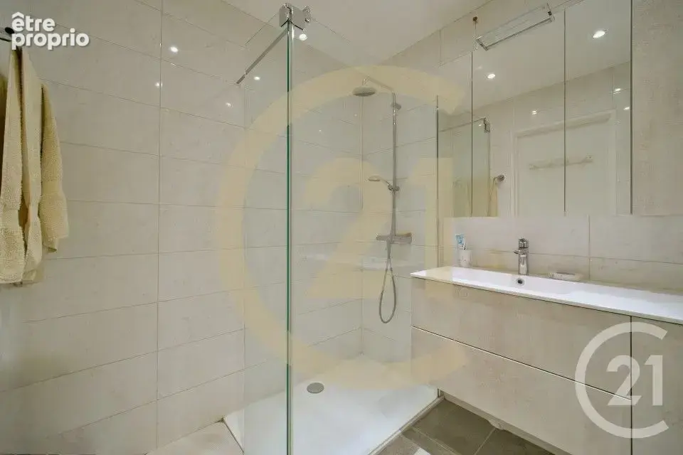Appartement 107 m² à Lyon-8e  - photo 9