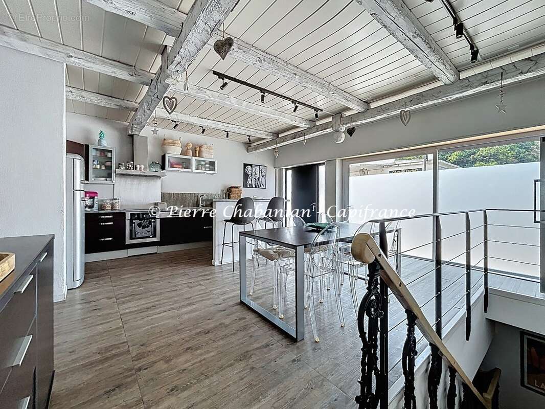 Loft - Duplex inversé (souplex) atypique à vendre - 5 pièces - 180 m² - proche douane commerces transports - COLLONGES SOUS SALE - photo 10
