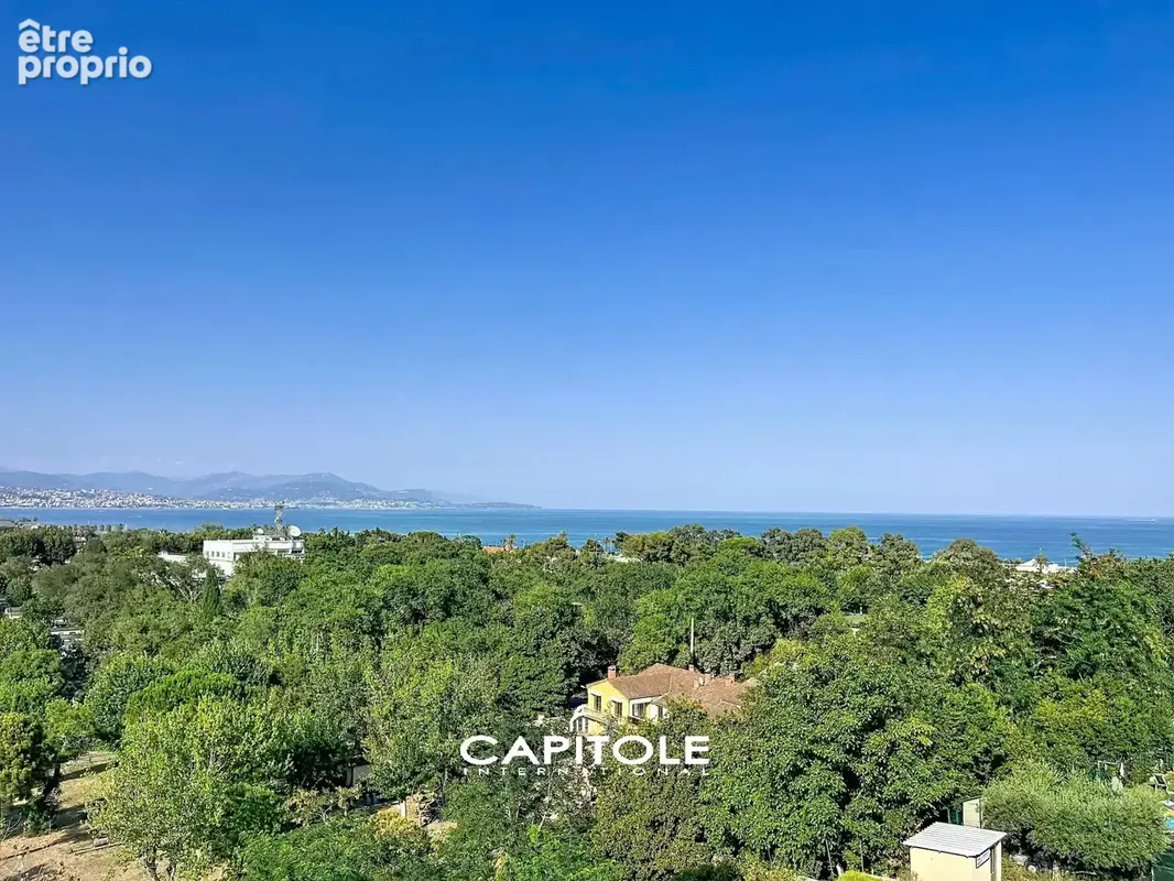 Antibes – Appartement d’exception 4 pièces de 159 m² en dernier étage – Vue mer et montagnes – Grande terrasse – Piscine – Doubl - photo 3