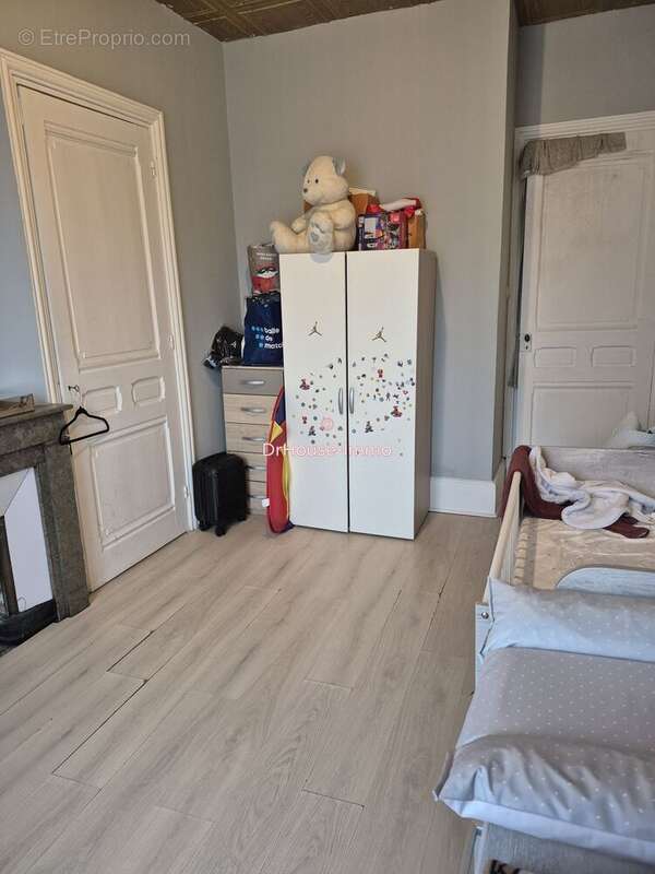 Appartement à LE CHAMBON-FEUGEROLLES