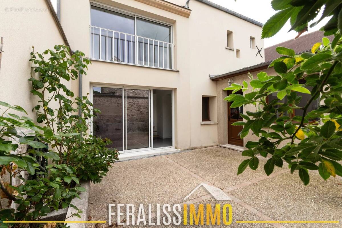 Maison à COURDIMANCHE