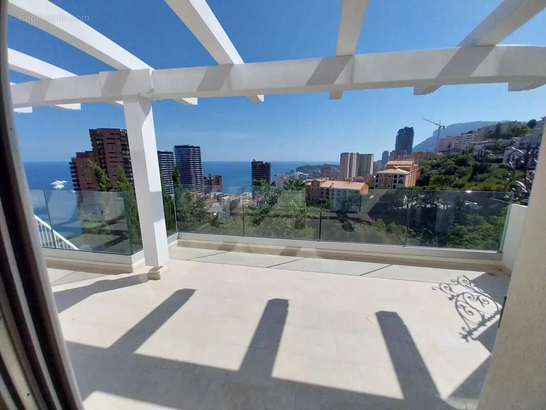 Appartement à ROQUEBRUNE-CAP-MARTIN