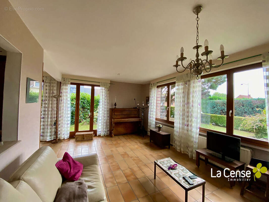 Maison à CAMPHIN-EN-PEVELE