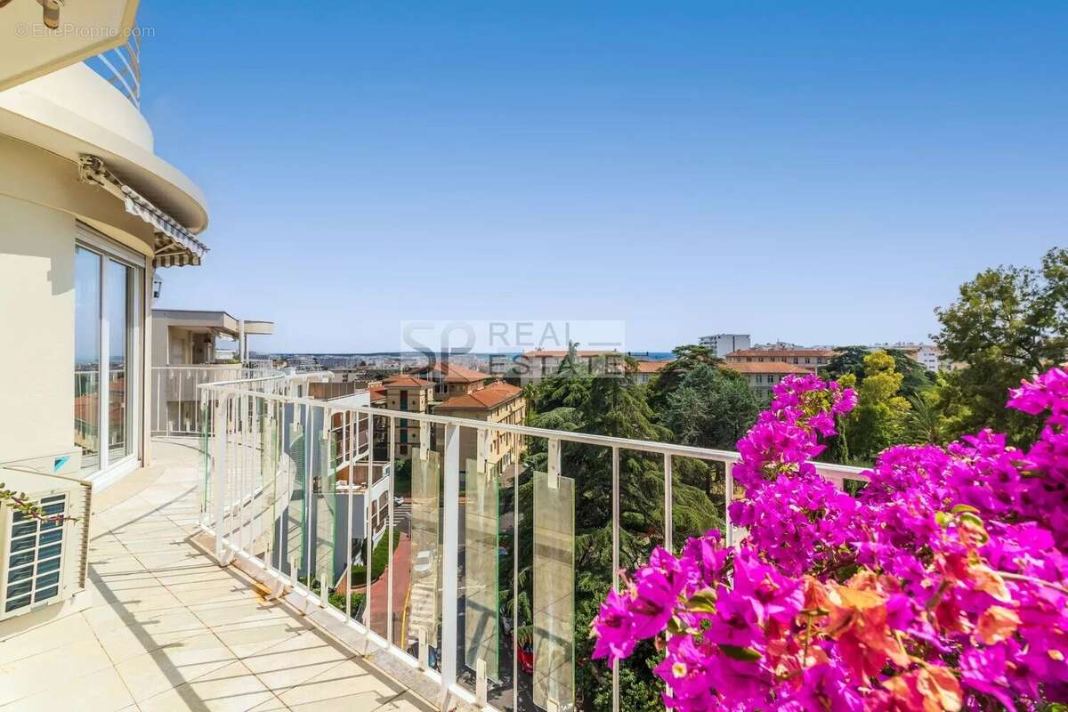 Appartement à LE CANNET