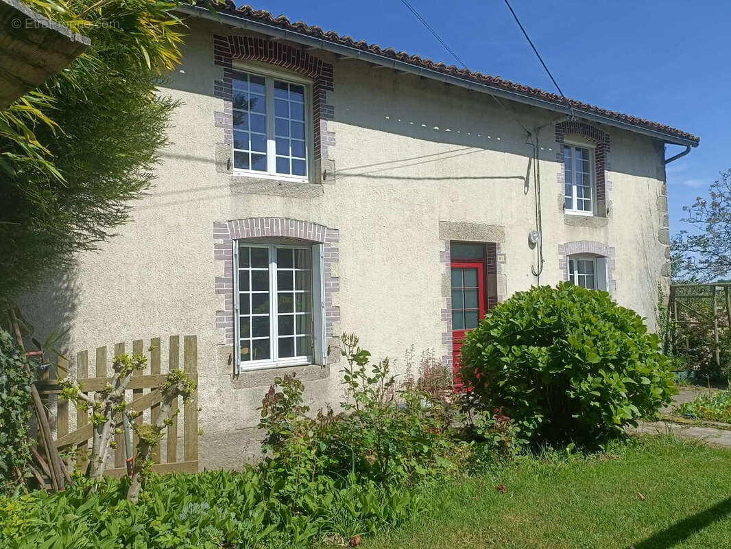 Maison à MENOMBLET