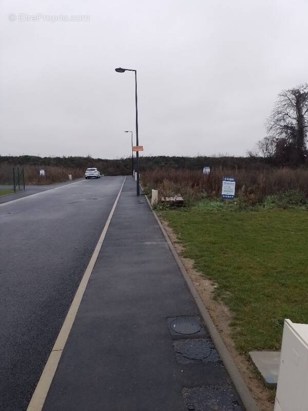 Terrain à COMPIEGNE