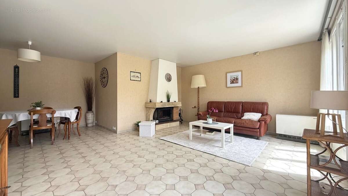 Maison à BOUFFEMONT