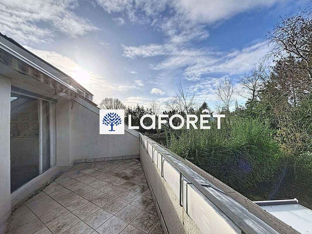 Appartement à SAINT-NOM-LA-BRETECHE