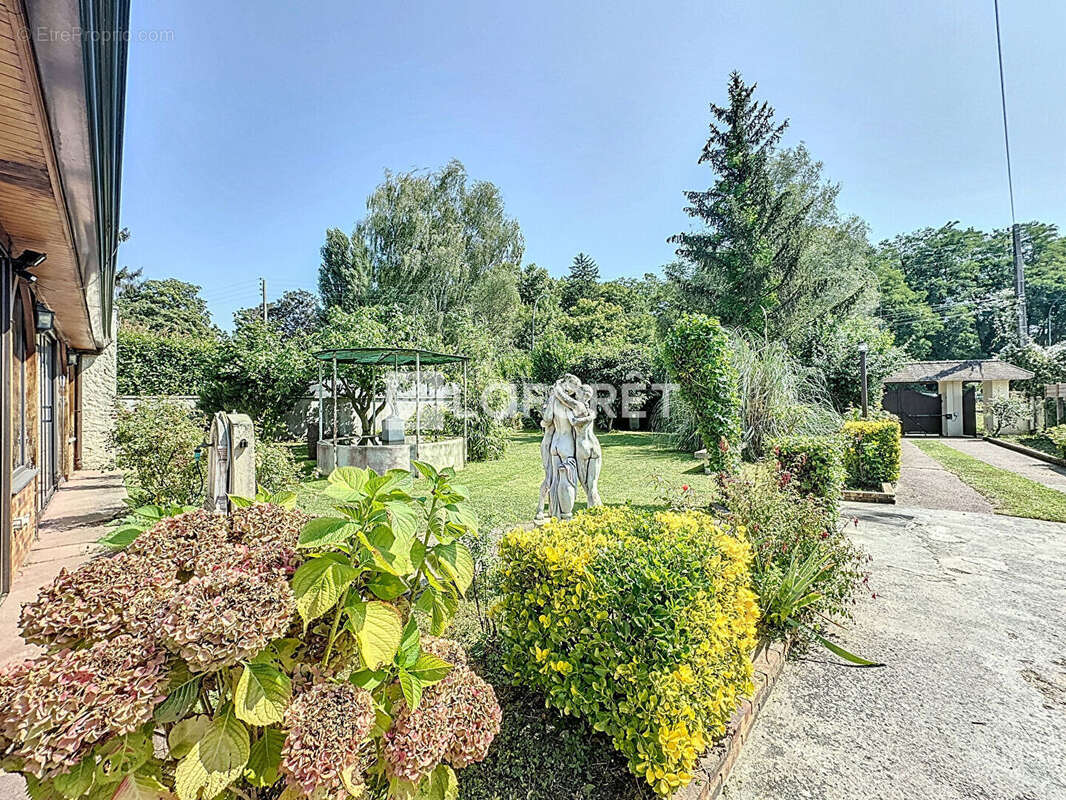 Maison à CHAUMONTEL