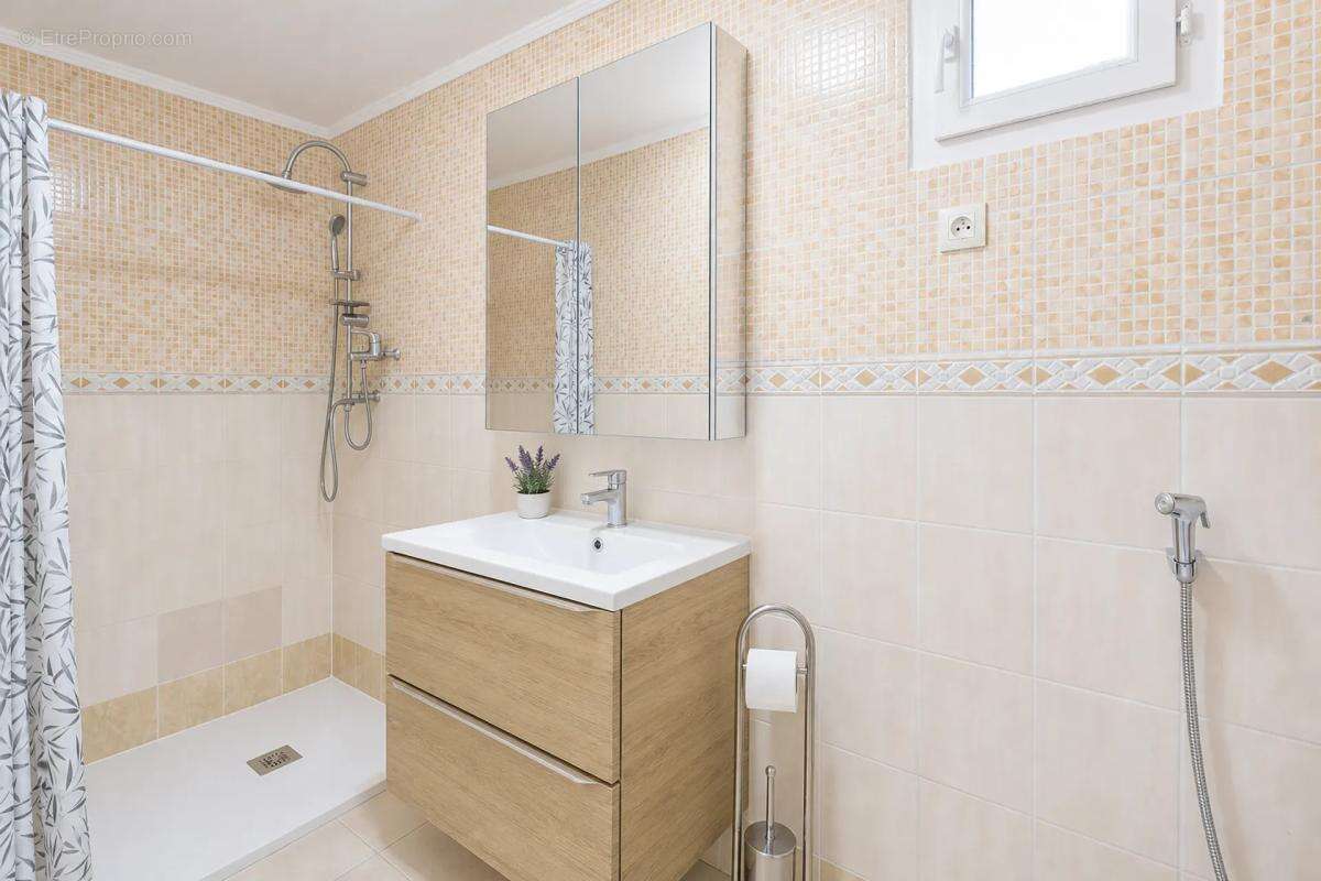 Maison de 5 pièces de 150 m² située à Sainte-Savine - photo 15