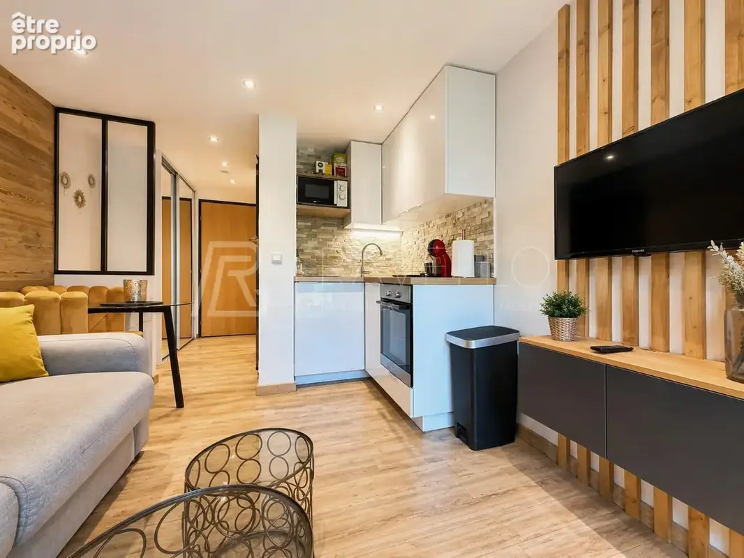 Studio rénové et optimisé de 17 m2 en rez-de-jardin - Demi-Quartier - photo 4