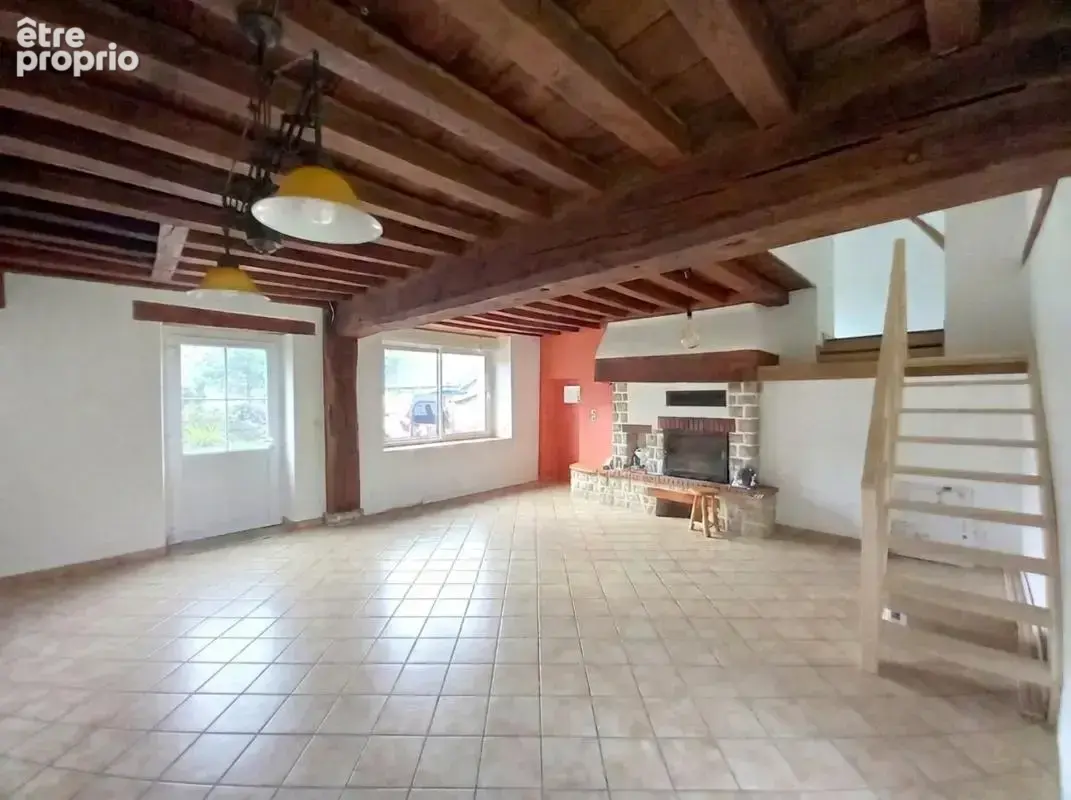 SAINT-PIERRE-LA-COUR – Longère en pierre 130m² avec dépendances et terrain d'1,34ha - photo 5