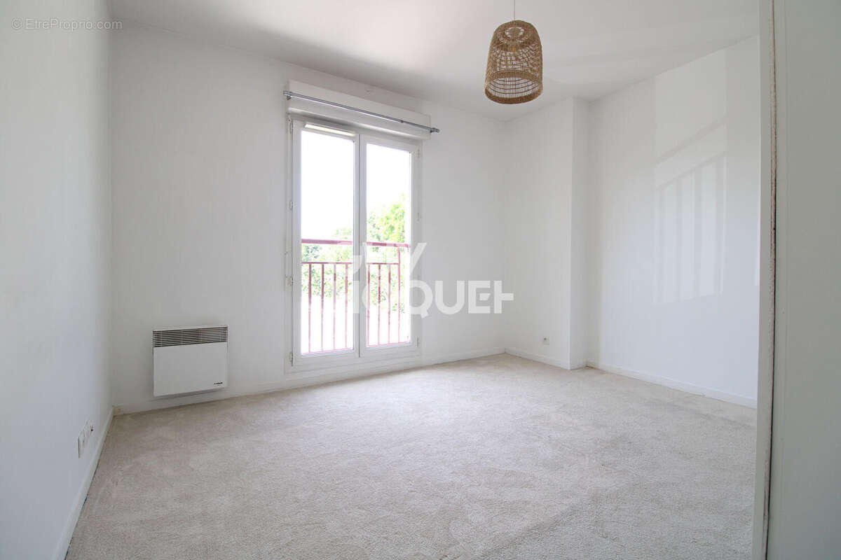 Appartement à COUBERT