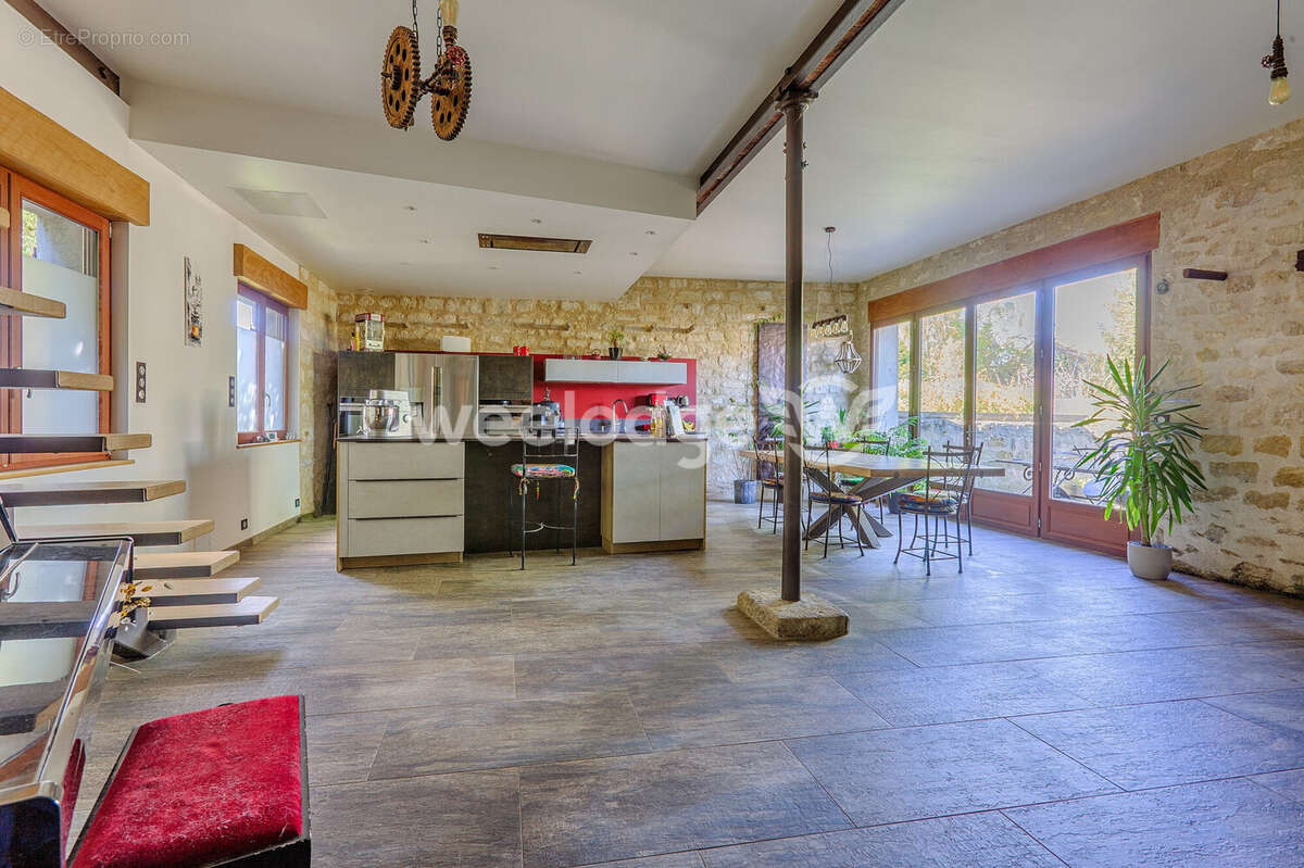 Maison à MAURECOURT