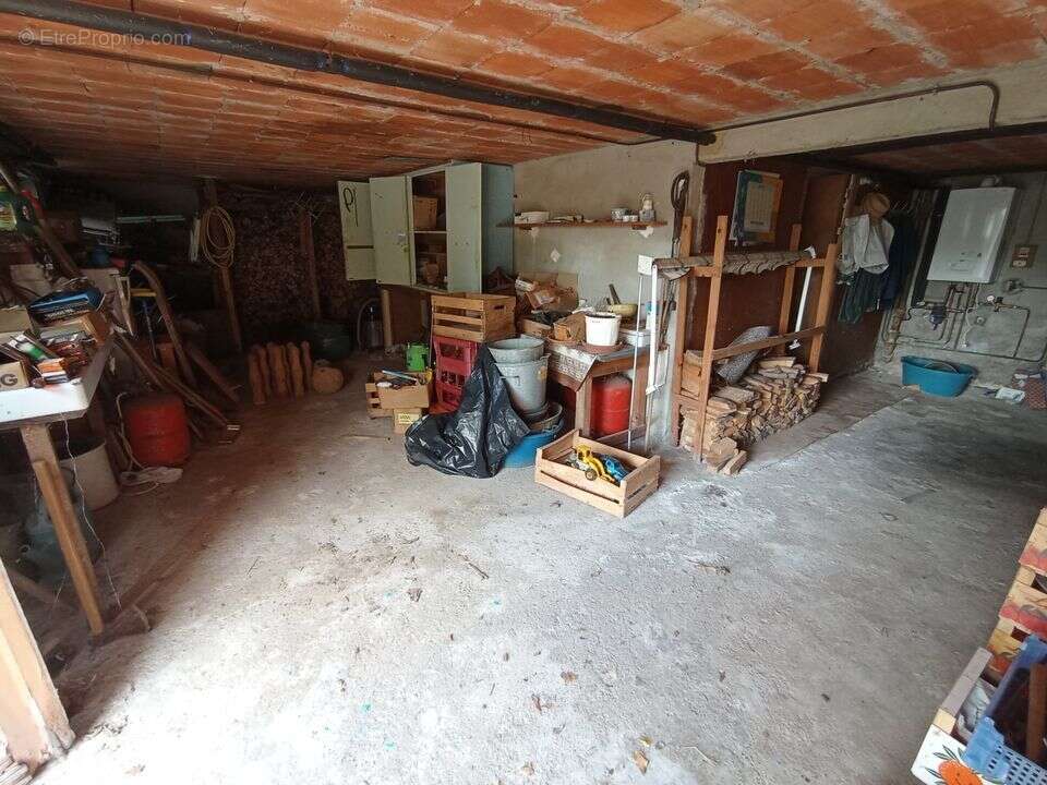 Maison à LE MAYET-DE-MONTAGNE