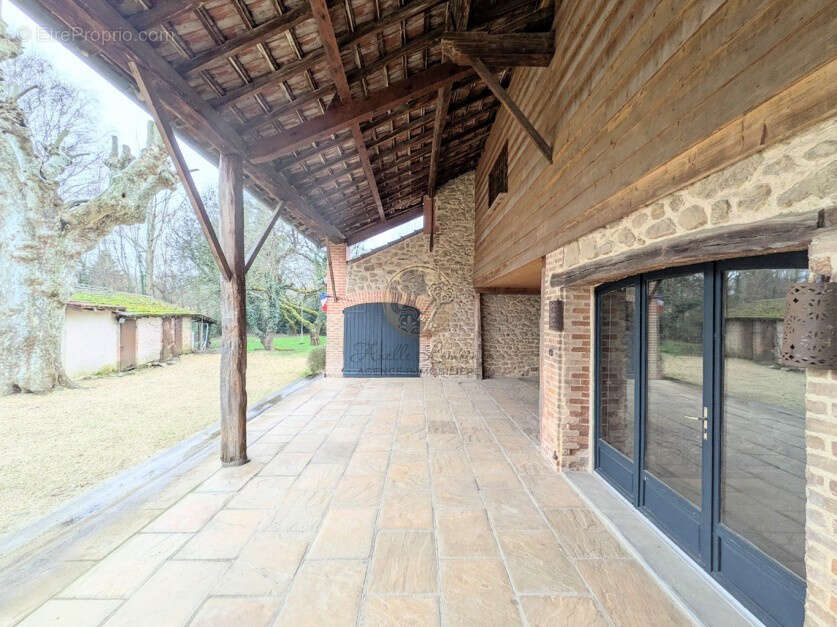 Maison à CHANTEMERLE-LES-BLES