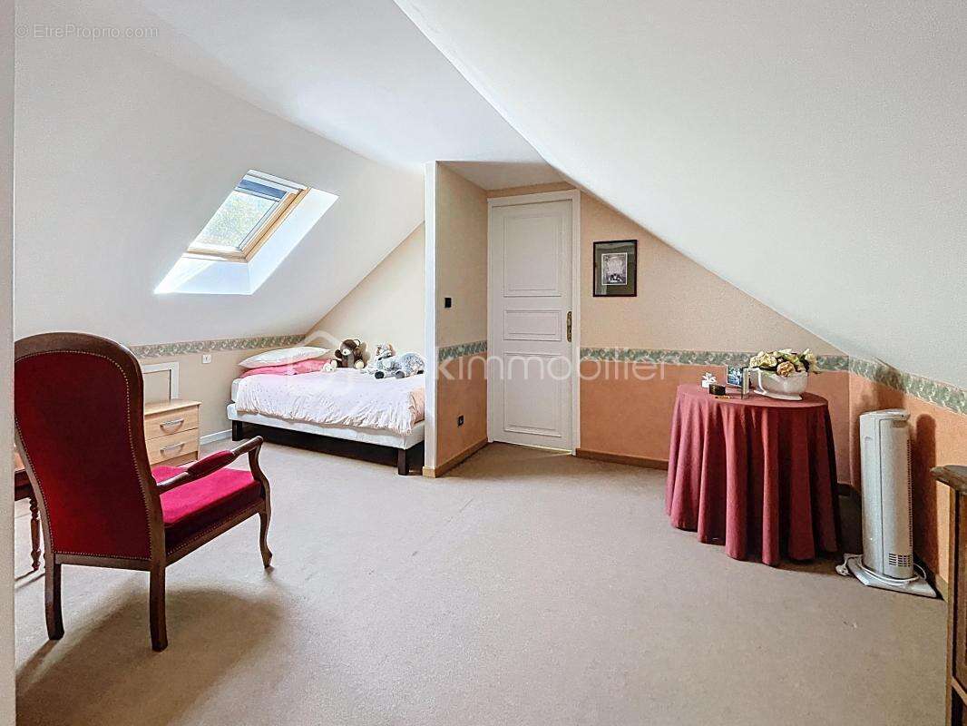 Maison à SAINT-PIERRE-LES-NEMOURS