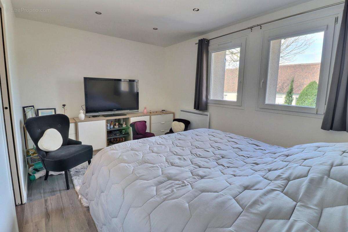 Appartement à SAINT-NOM-LA-BRETECHE