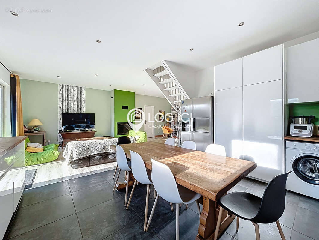 ANGAIS - Vente d'un enclos béarnais rénové avec maison d'habitation et location T4 - photo 8