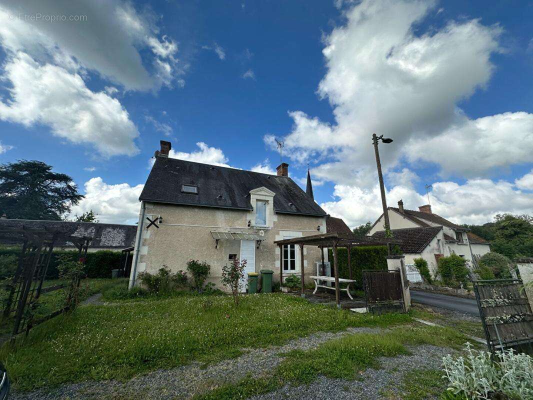 Maison à VICQ-SUR-NAHON