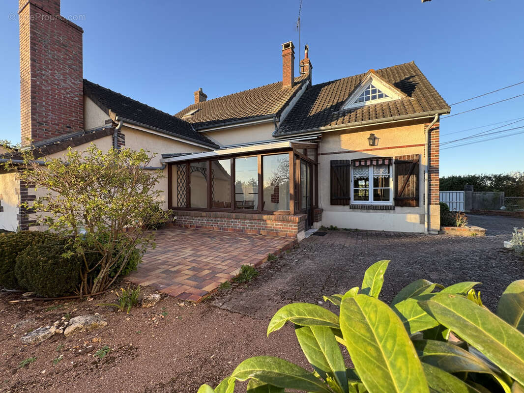 Maison à SAINTE-GENEVIEVE-DES-BOIS