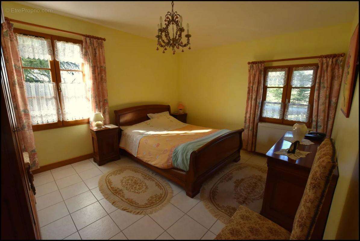 Maison à LAROQUE-DES-ARCS